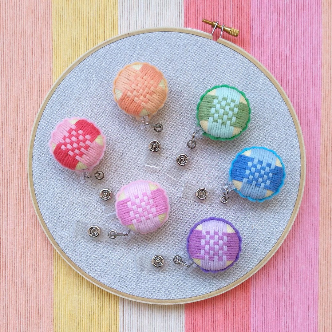 毛线识别证伸缩夹 (小)-编织同色系款/台湾制钢丝拉绳 - 证件套/卡套 - 其他材质 多色