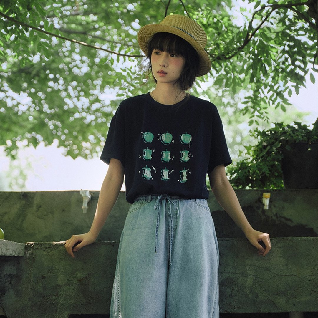 苹果绣花印花T恤|T恤|夏款|Sora-1833 - 女装 T 恤 - 棉．麻 