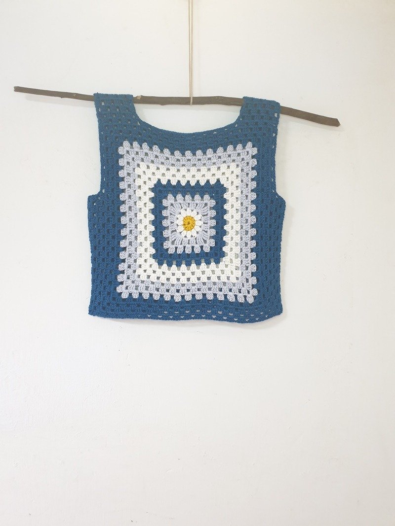 宝宝背心-弥月礼--周岁礼-收涎礼-祖母编花色E - 满月礼盒 - 棉．麻 