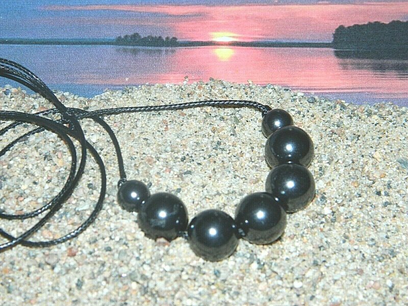 Shungite necklace, macrame beaded healing necklace - 项链 - 其他材质 黑色