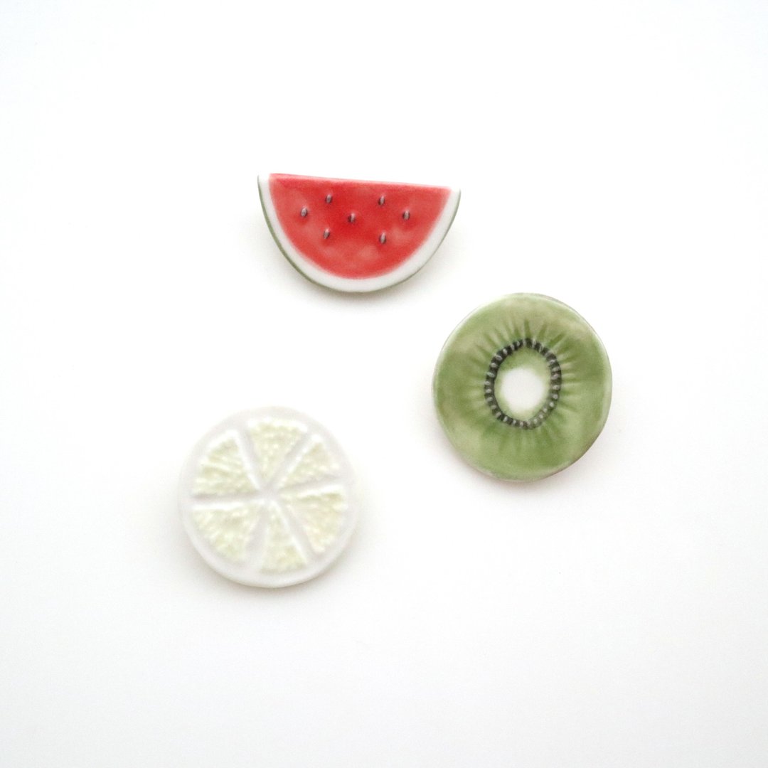 Cut fruit brooch - 胸针 - 瓷 橘色