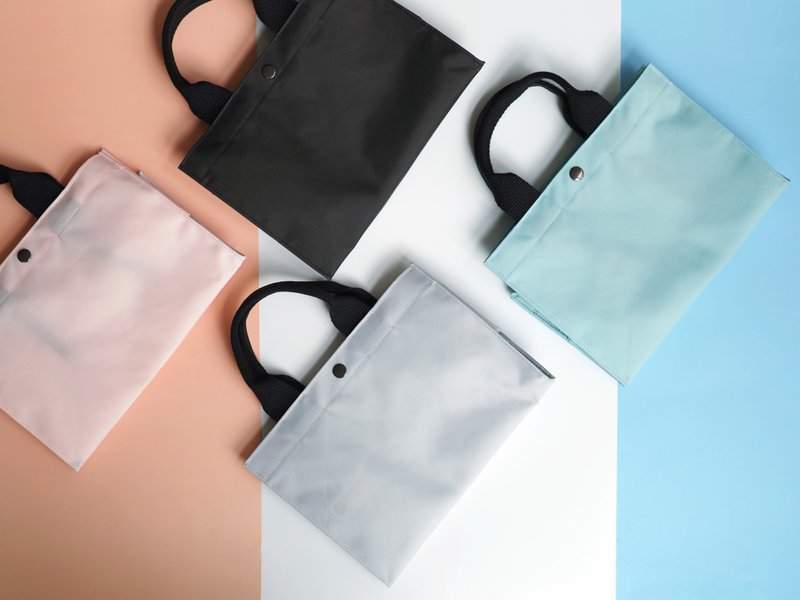 【新品上市】宝特瓶防蚊巧携提袋 (超轻量/便当袋/随身包/手提袋) - 手提包/手提袋 - 环保材料 灰色