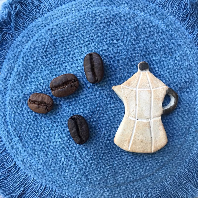 ceramic brooch imoka pot - 胸针 - 陶 白色