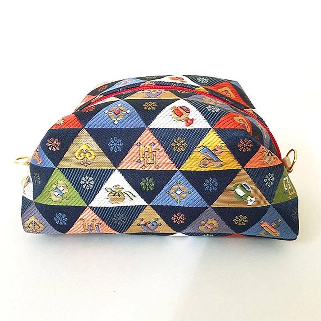Pouch with Japanese Traditional Pattern, Kimono (Medium) - Gold Brocade - 化妆包/杂物包 - 其他材质 蓝色