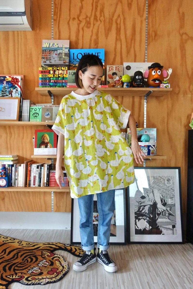 黄鸭鸭长版上衣 - 女装上衣 - 棉．麻 黄色