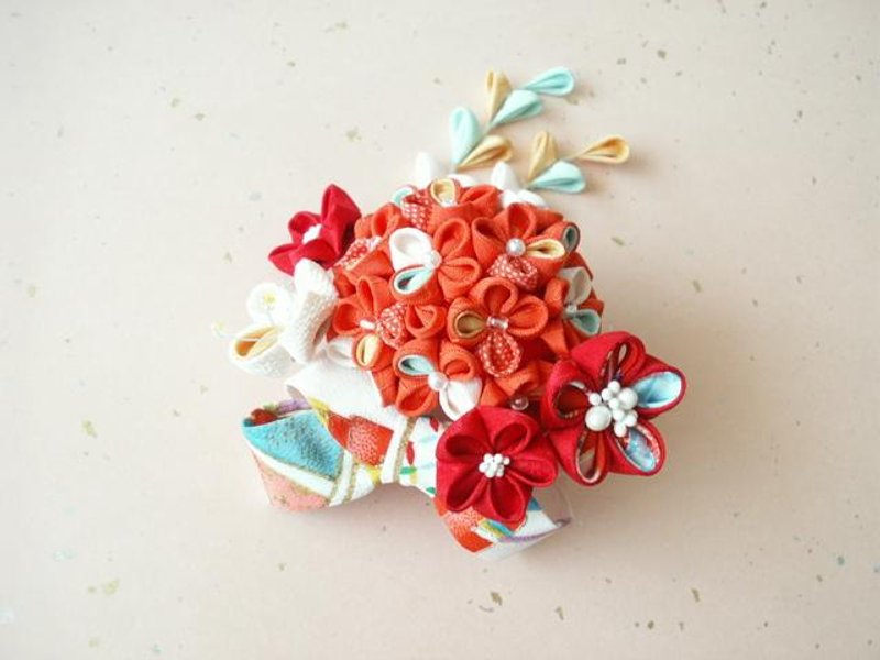 With hair ornaments old cloth of "new color" knob crafted [hydrangea motif vermilion] - 发饰 - 丝．绢 橘色