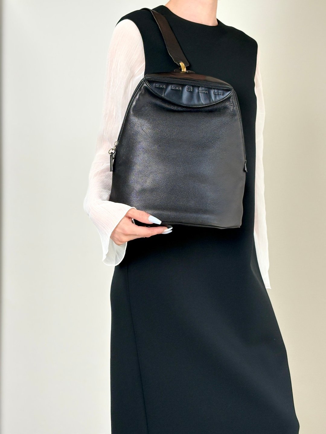 【日本直送 名牌中古包】LOEWE 罗意威 黑色 Anagram 压花 皮革 拼皮 单肩包 dmc2d7 - 侧背包/斜挎包 - 真皮 黑色