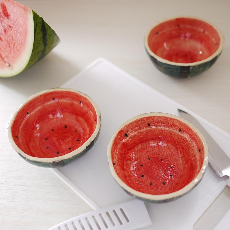 small bowl of fruits【watermelon】 - 浅碟/小碟子 - 陶 红色