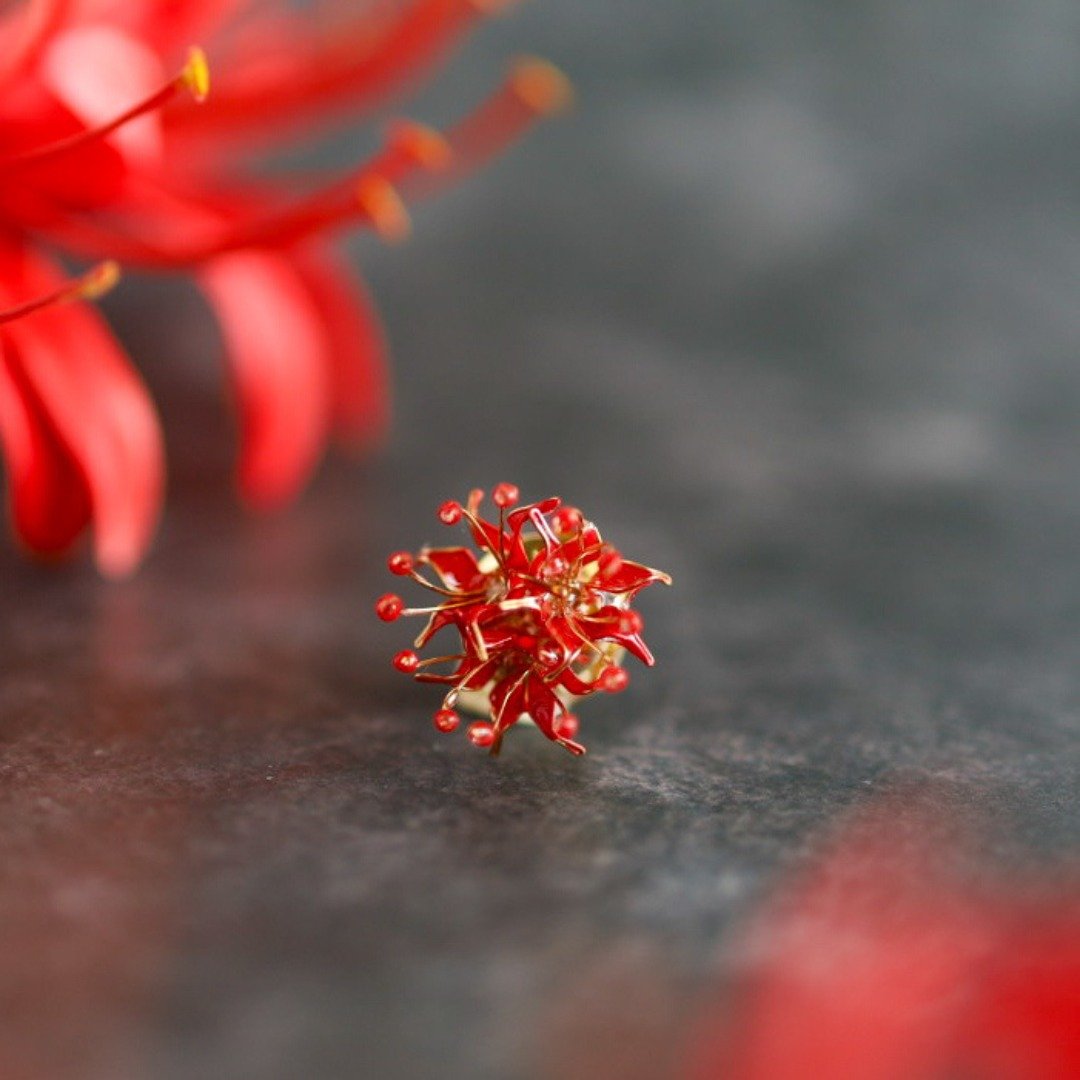 彼岸花 曼珠沙华 别针胸针 秋季红色花朵饰品 - 胸针 - 树脂 红色