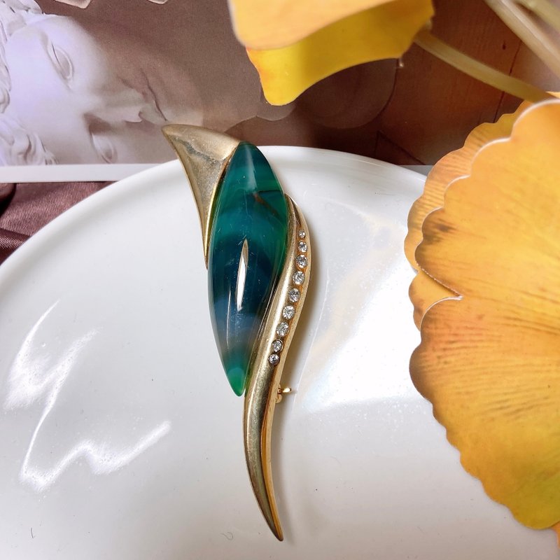 【西洋古董饰品】典雅流线金天然绿玛瑙石水晶 莱茵镶嵌胸章胸针 - 胸针 - 贵金属 绿色