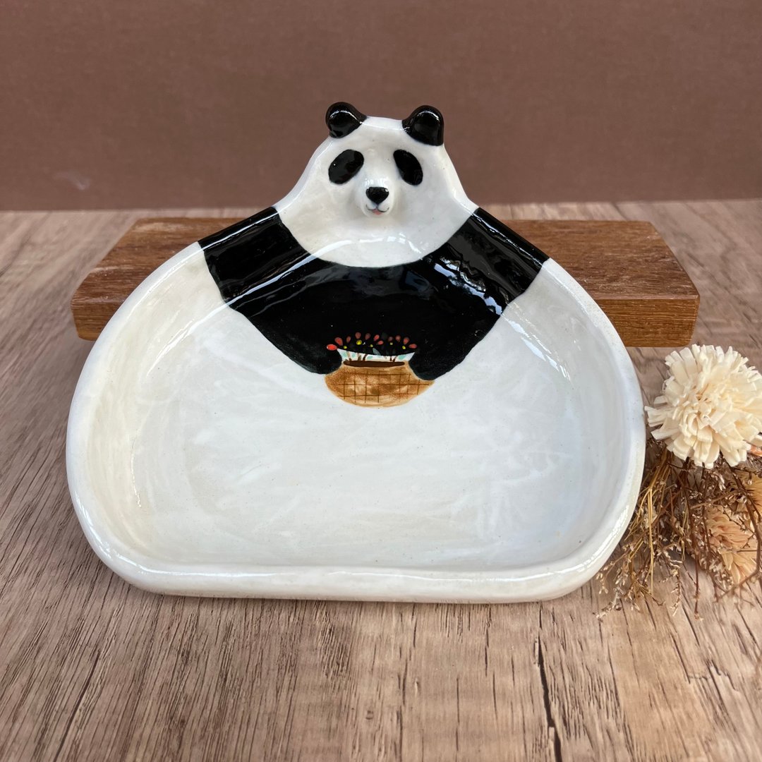 A Lu 大熊猫陶盘 Taipei Zoo 联名/原创手作手绘 限量版 - 摆饰 - 陶 多色