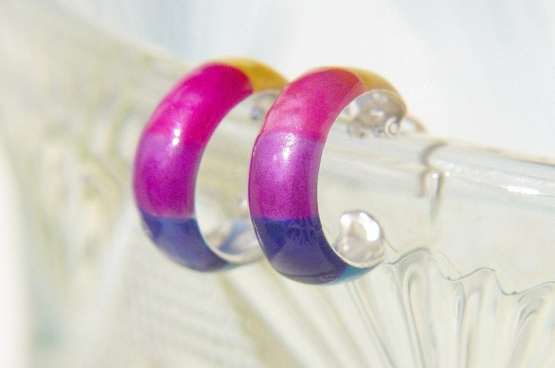 情人节礼物 新年礼物 生日礼物 手工限量 925纯银耳环 / 纯银圆形耳环 / 珐琅耳环 / 纯银珐琅耳环 / 纯银珐琅圈型耳环 - 渐层彩虹世界 宇宙星辰 - 耳环/耳夹 - 珐琅 多色