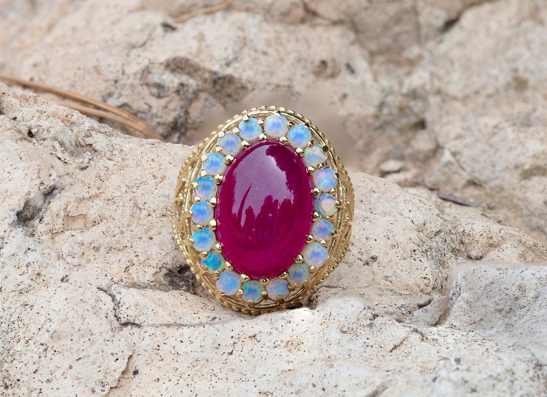 Ruby and opals massive gold ring - 戒指 - 贵金属 金色