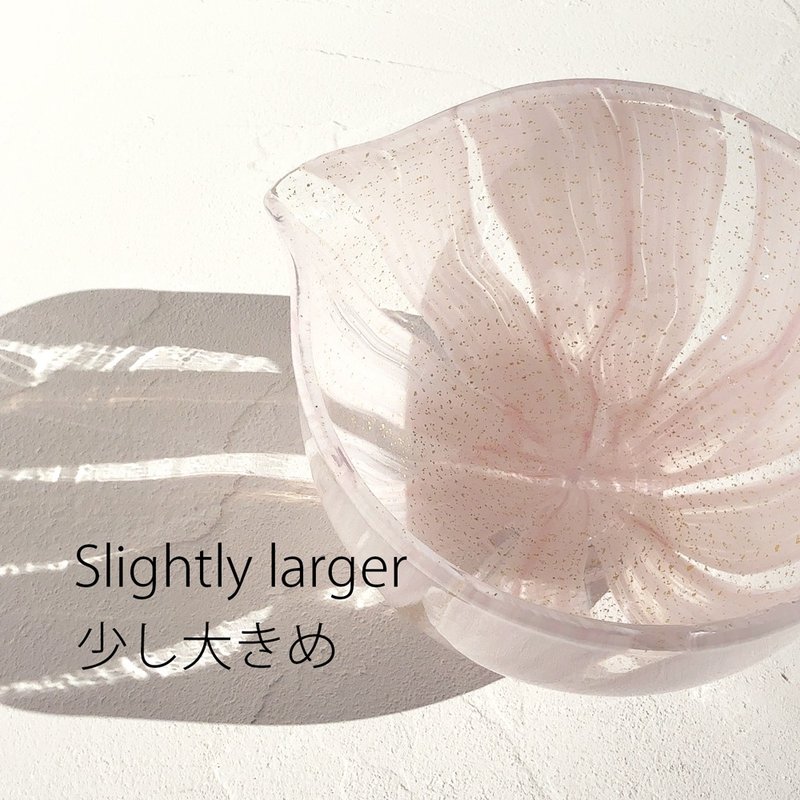 略大尺寸, 附注水口的白粉色玻璃片口抹茶碗, 可使用热水, 附礼盒 - 碗 - 玻璃 粉红色