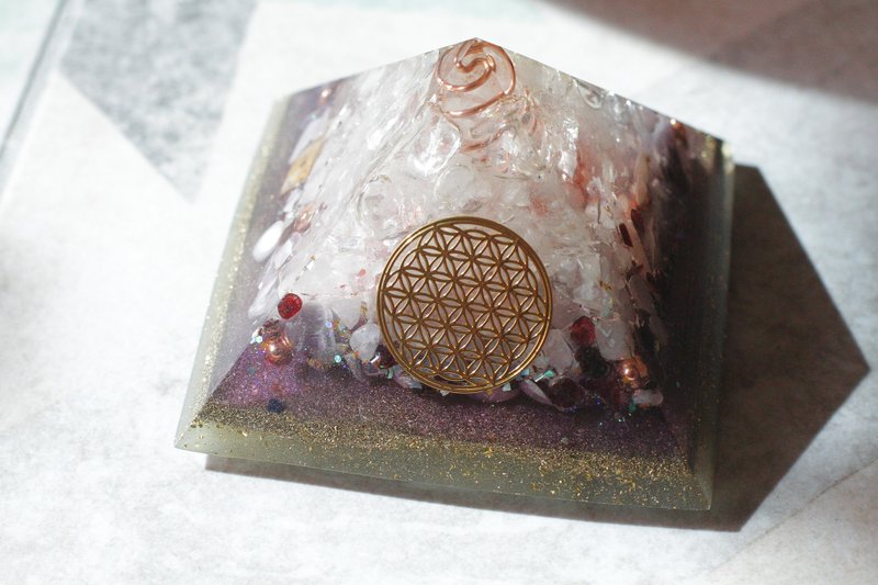 白色系列金字塔水晶纸镇/奥刚 - 摆饰 - 其他材质 白色