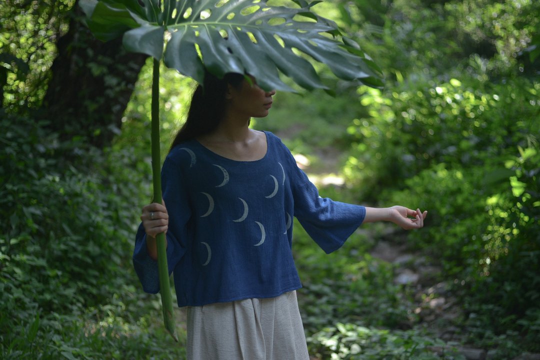 Moonglade no.1 | Woman PLAIN Tops | Indigo dye on Linen - 女装上衣 - 棉 蓝色