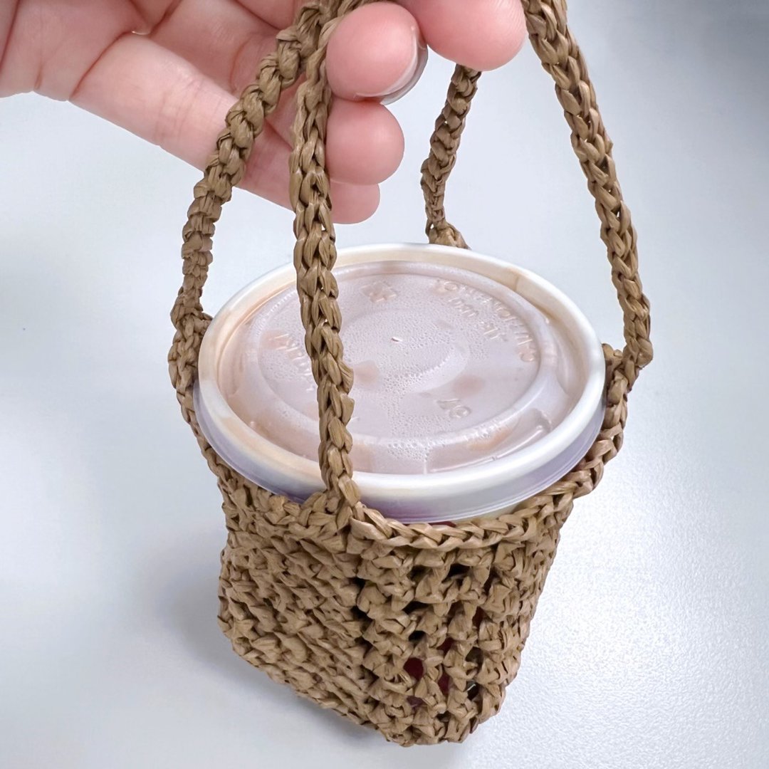 拉菲草四方底小袋子 钩针编织 港式奶茶热饮杯套提袋 - 随行杯提袋/水壶袋 - 其他材质 