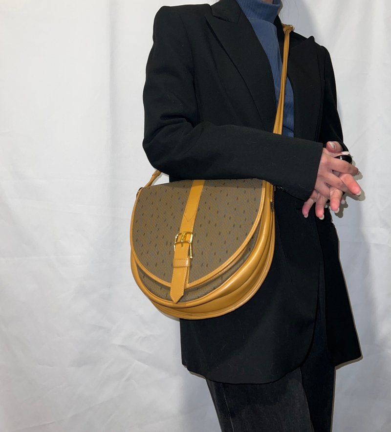 YSL啡色皮革斜背包肩背袋 可调节肩带 多个口袋 日本中古Vintage - 侧背包/斜挎包 - 真皮 咖啡色