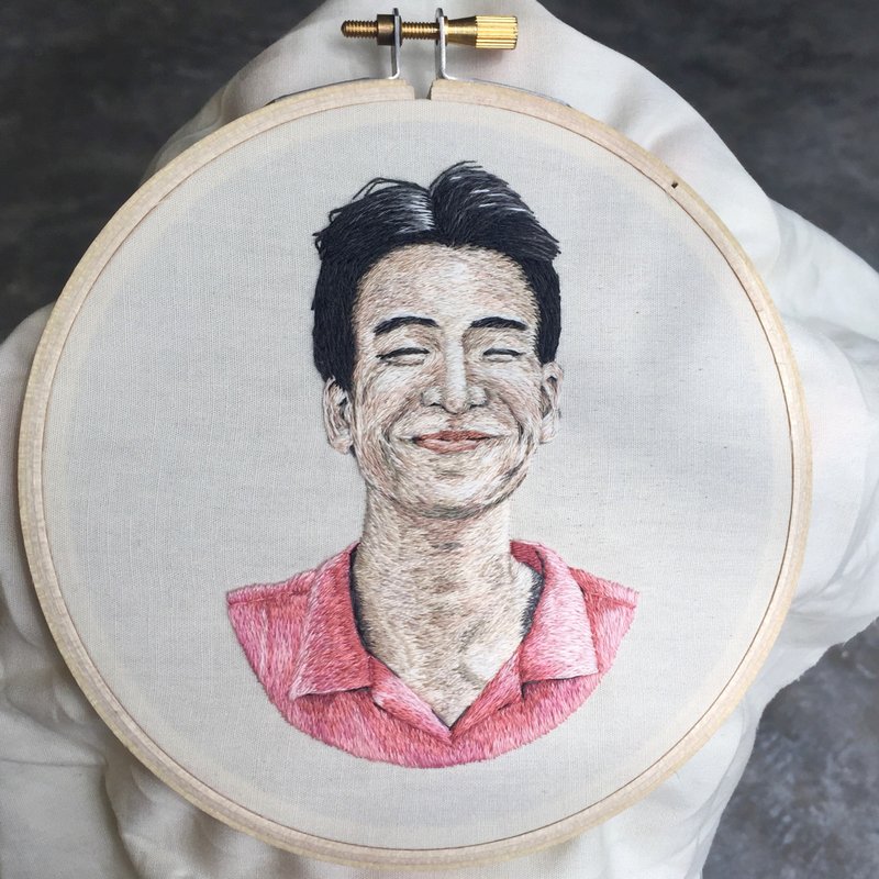 *Custom Made* portrait embroidery hoop.(5 inch) - 订制画像 - 绣线 粉红色