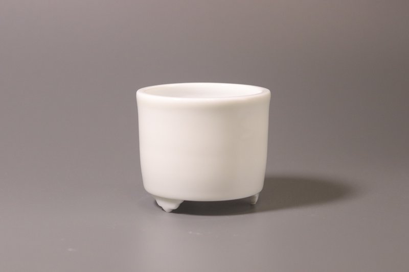 敦睦窑 素面景德素雅三足白香炉 - 茶具/茶杯 - 瓷 白色