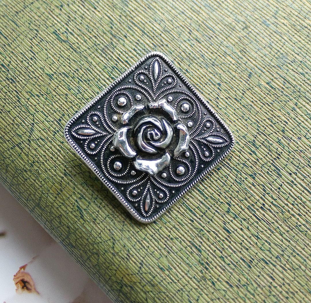 【西洋古董饰品】 银色调 立体玫瑰 精致  围巾夹 丝巾扣 - 其他 - 其他金属 金色