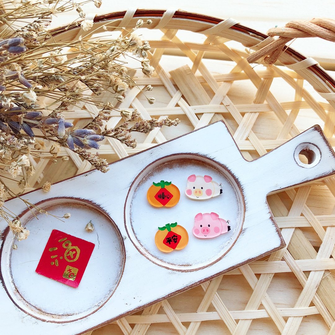 Pista丘手绘耳环/ 节日 猪事平安顺心 - 耳环/耳夹 - 树脂 橘色