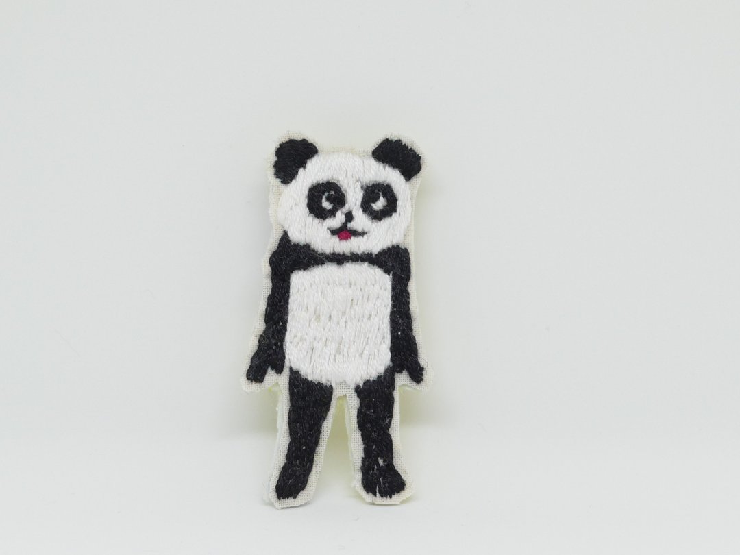 Embroidered brooch costume panda - 胸针 - 棉 白色