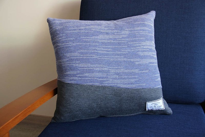 针织抱枕 国境之南 海水正蓝 (含枕芯) - 枕头/抱枕 - 其他材质 蓝色