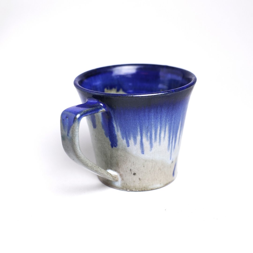 明芽窑 l 柴烧蓝流灰釉把杯 杯子 陶杯 蓝 灰 咖啡杯 马克杯 H8 - 咖啡杯/马克杯 - 陶 