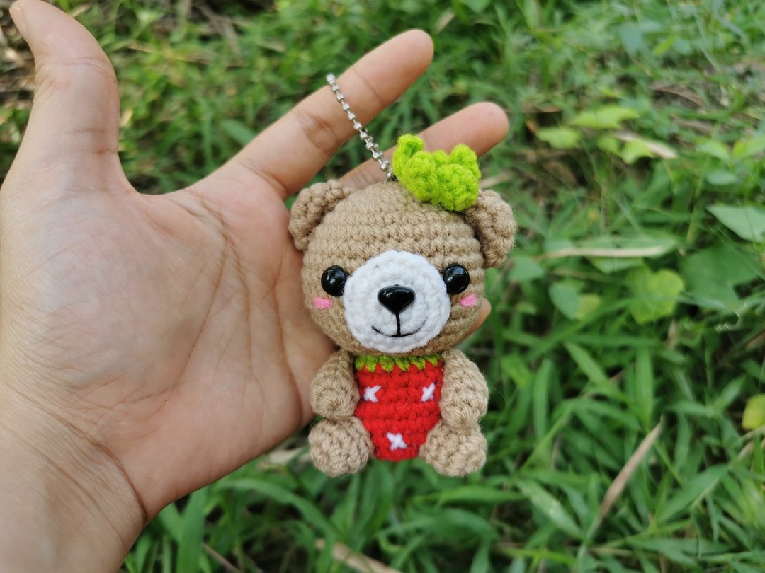 animal strawberry bear doll crochet keychain amigurumi handmade - 吊饰 - 聚酯纤维 红色