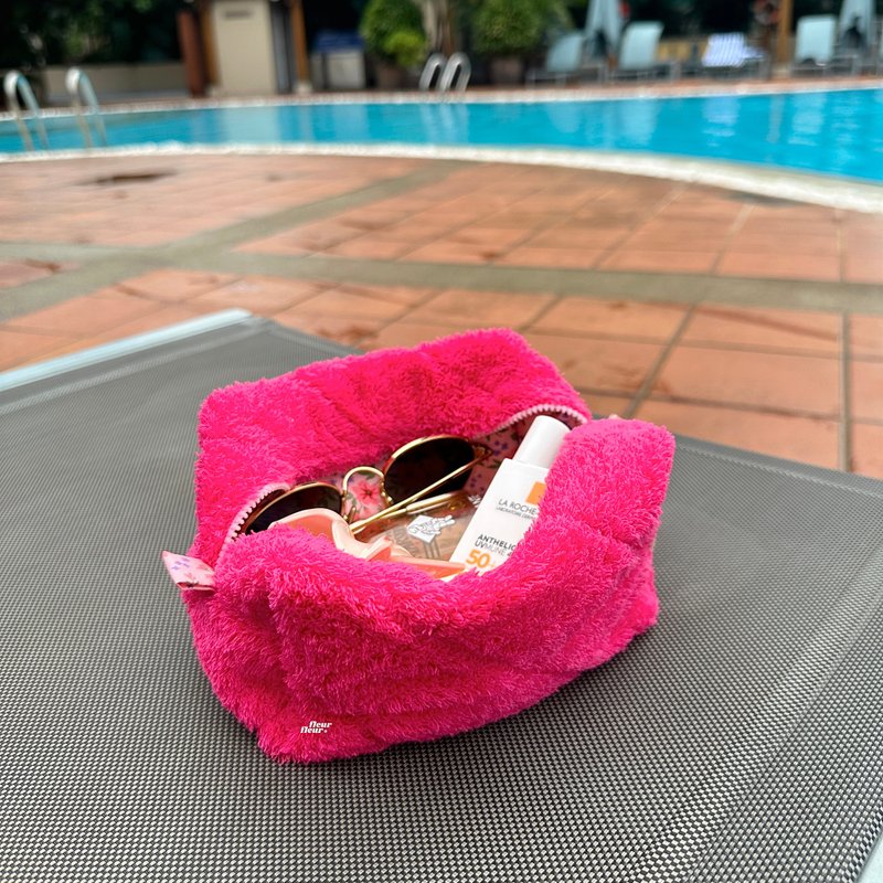 亮粉红色毛圈袋 - 化妆包/杂物包 - 棉．麻 多色