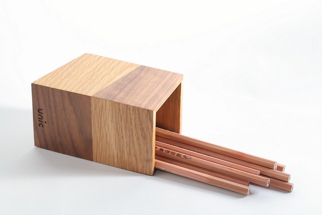 【小瑕疵福利品】惜物特卖 /Unic原木拼接笔筒【可定制化】 - 笔筒/笔座 - 木头 咖啡色