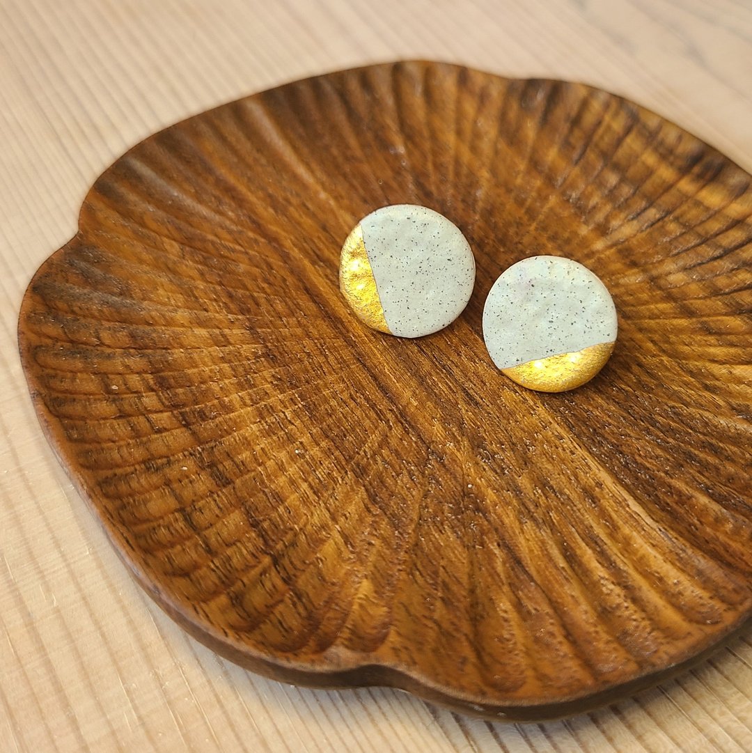 24K纯鎏金瓦灰色釉彩耳环 (大圆形) - 耳环/耳夹 - 瓷 灰色