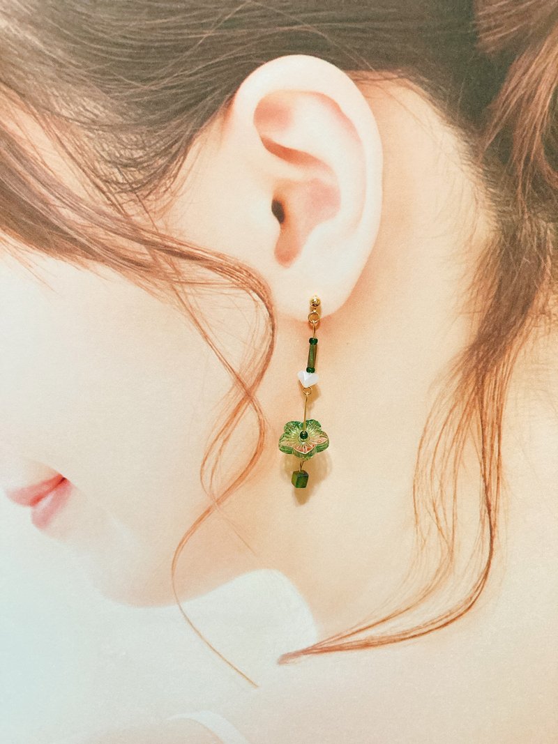 高质感手工~中式古典 花瓣珍珠耳环 - 耳环/耳夹 - 其他材质 