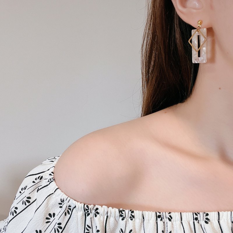 不平衡的美好 - 耳环/耳夹 - 压克力 粉红色