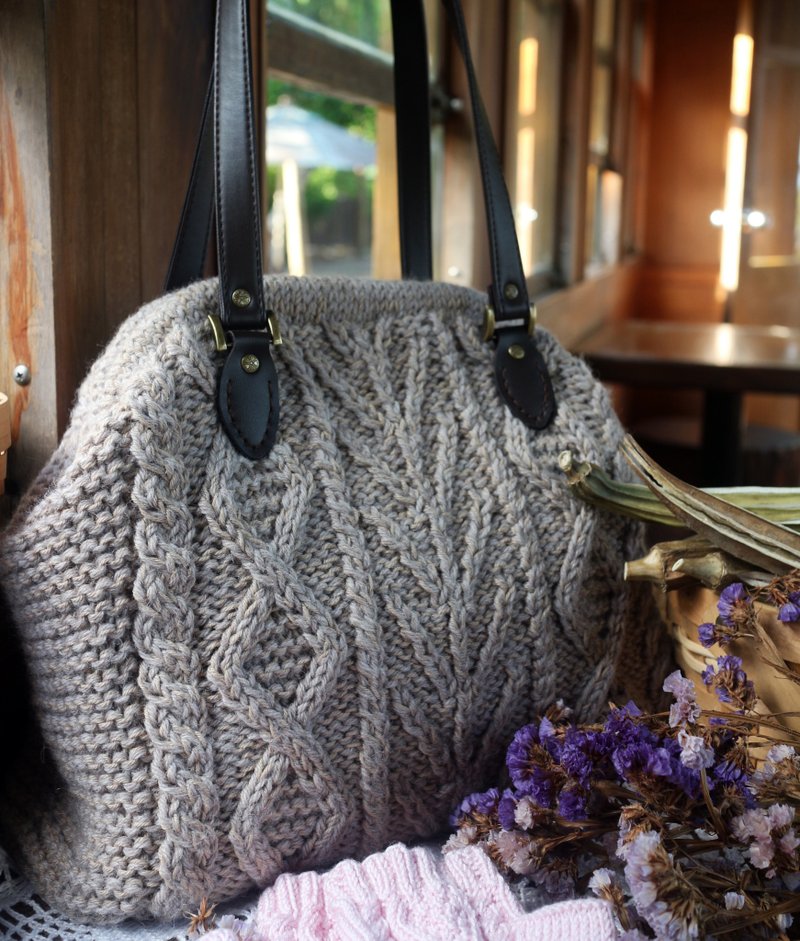 【订制】ChiChi手作-手工森林系医生包-毛线编织托特包 - 手提包/手提袋 - 羊毛 卡其色