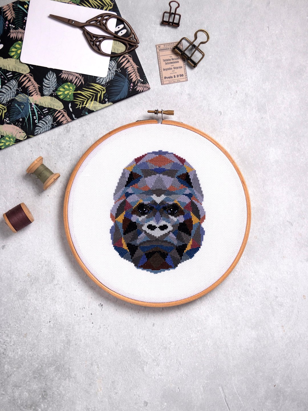 Gorilla Cross Stitch Kit - 编织/刺绣/羊毛毡/裁缝 - 其他材质 