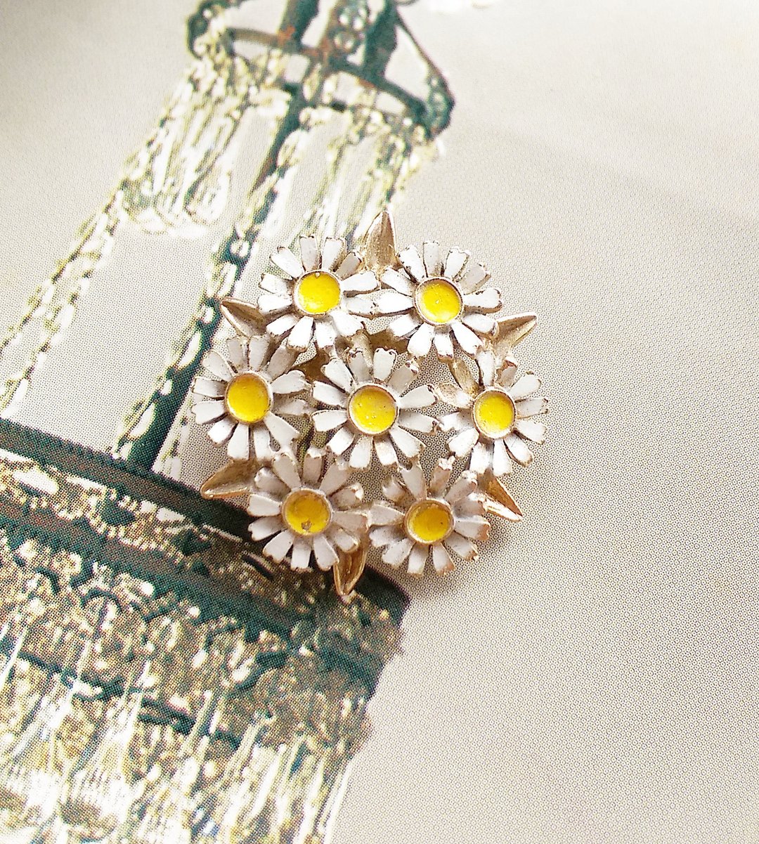 【美国西洋古董饰品】可爱小雏菊 花簇 珐琅花 花卉 别针  胸针 - 徽章/别针 - 其他材质 金色