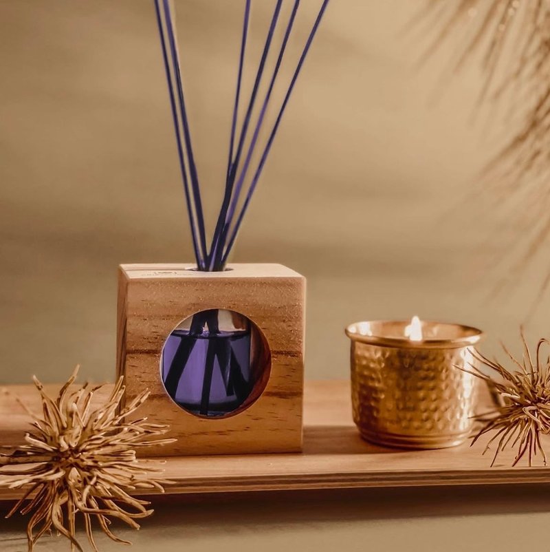 西班牙 CRISTALINAS 小方框植萃香氛  室内扩香 (30ML)-- 薰衣草 - 香薰/精油/线香 - 浓缩/萃取物 紫色