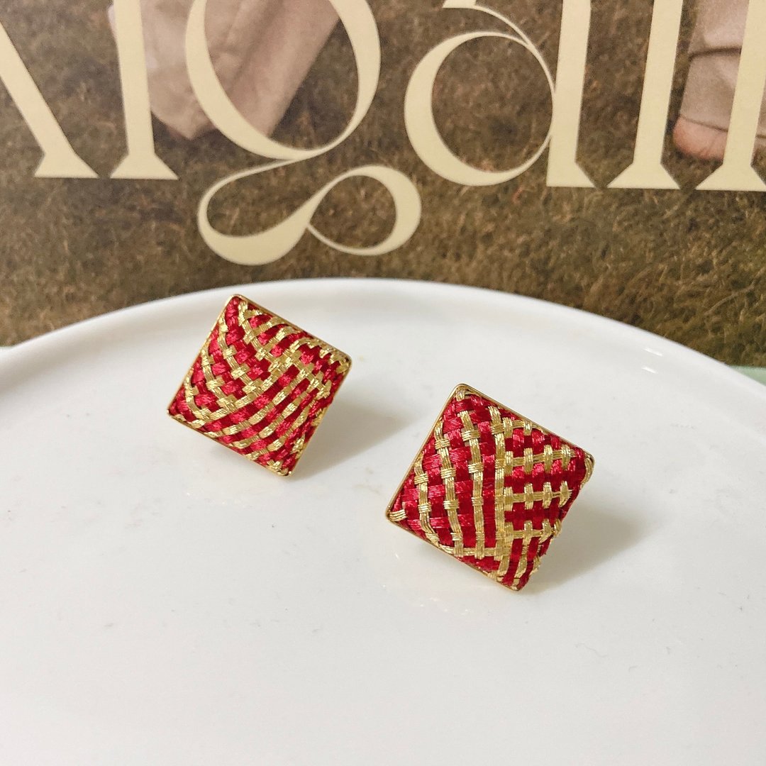 【西洋古董饰品】高雅 菱形亮手工红色编织掐丝感  耳环 耳夹 - 耳环/耳夹 - 贵金属 红色