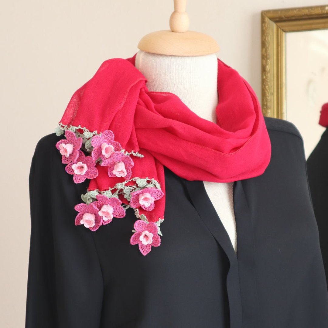 OYA crochet Flower shawl- Daffodil- Berry Pink - 丝巾 - 棉 粉红色