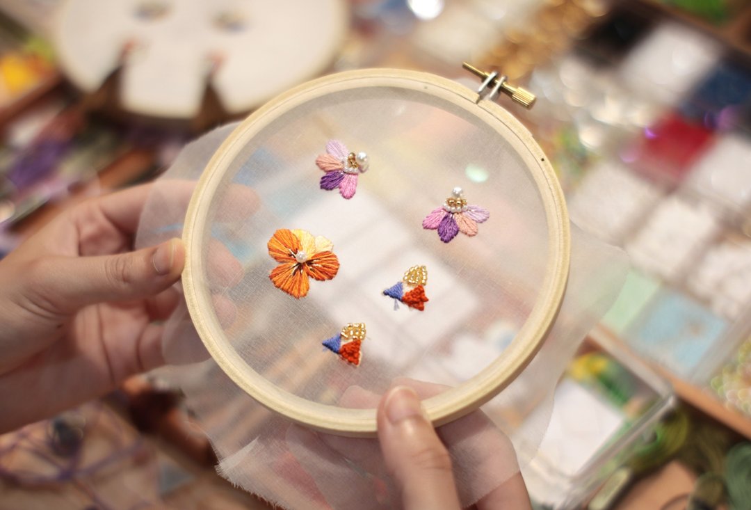 Jewellery Embroidery Workshop - 编织/羊毛毡/布艺 - 绣线 