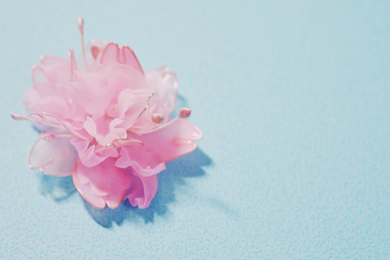 花团 樱粉 手作饰品耳环 一对 - 耳环/耳夹 - 树脂 粉红色