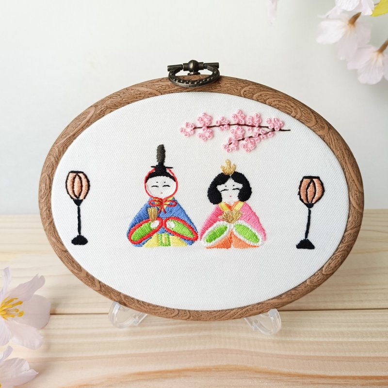 笑咪咪！雏饰刺绣画框 雏祭 雏坛公主 雏人形 - 摆饰 - 棉．麻 粉红色