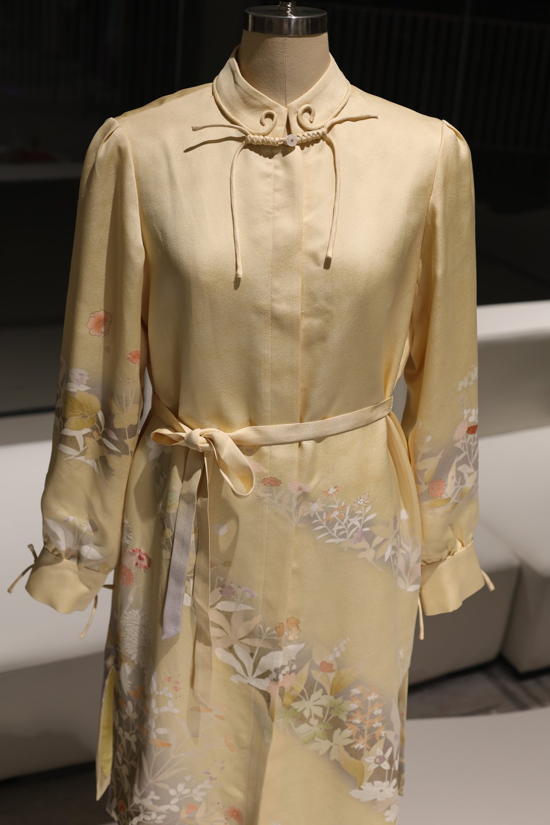 女士正绢衬衫裙  真丝内里 手工制作 - 裙子 - 丝．绢 黄色