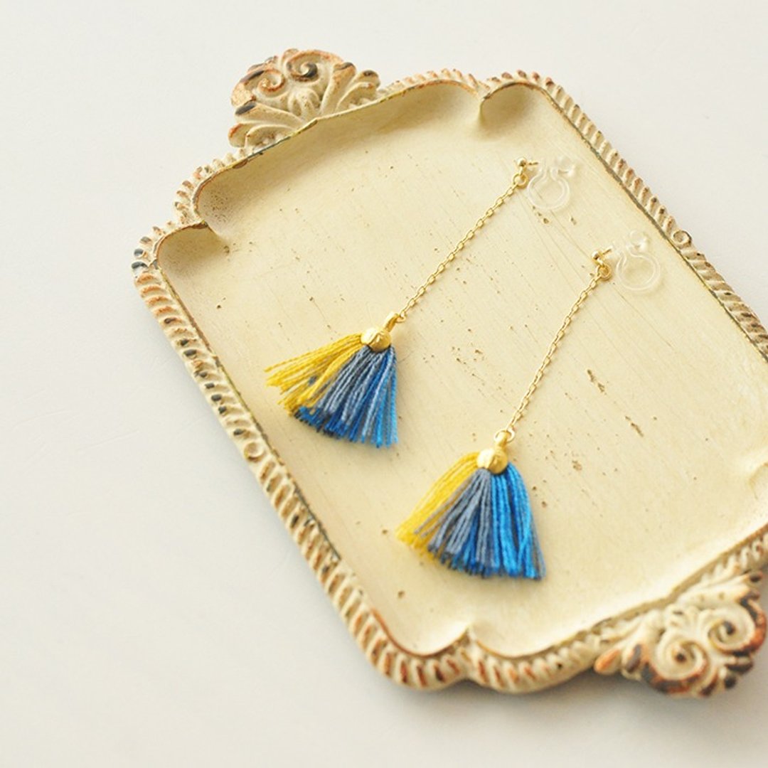 贝壳蓝色流苏耳环 / Tassel earring shell / blue - 耳环/耳夹 - 聚酯纤维 蓝色