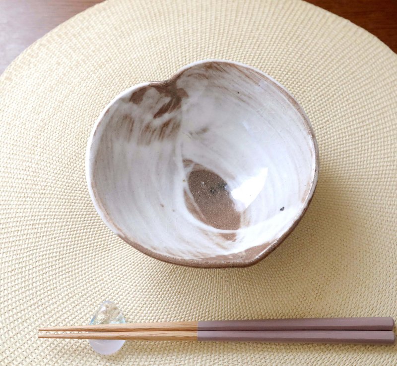 白化妆 刷毛目纹样的木叶钵 1 - 碗 - 陶 咖啡色