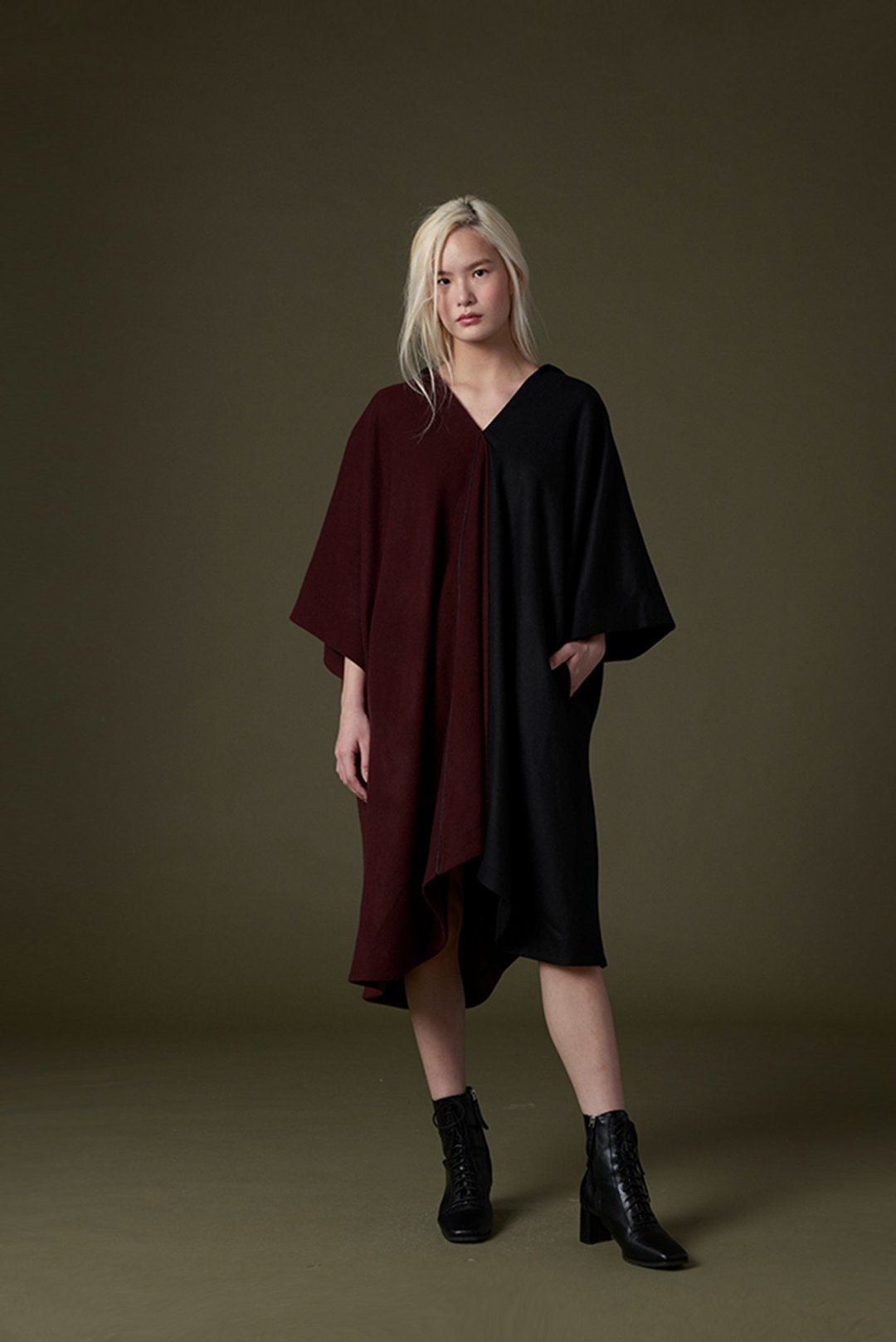 Off-season sale 黑红毛料帽子洋装外套 - 女装休闲/机能外套 - 羊毛 红色