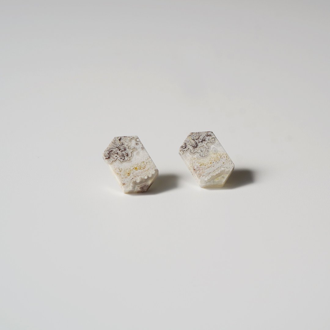 K10YG 天然耳针[玛瑙] - 耳环/耳夹 - 其他金属 金色