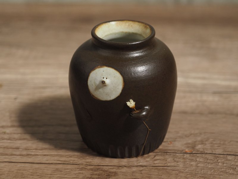 小脸系列-小口花瓶 - 花瓶/陶器 - 陶 咖啡色